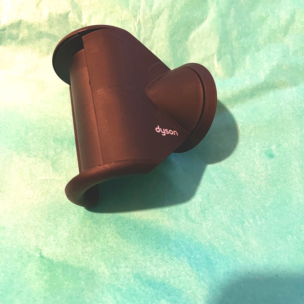Brand new Supersonic Dyson hair dryer flyaway attachment